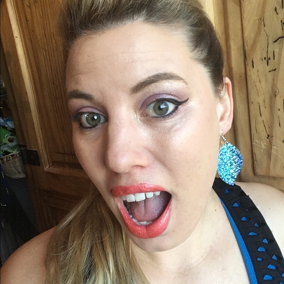 Meet your Posher, Brin - Picture 1 of 1